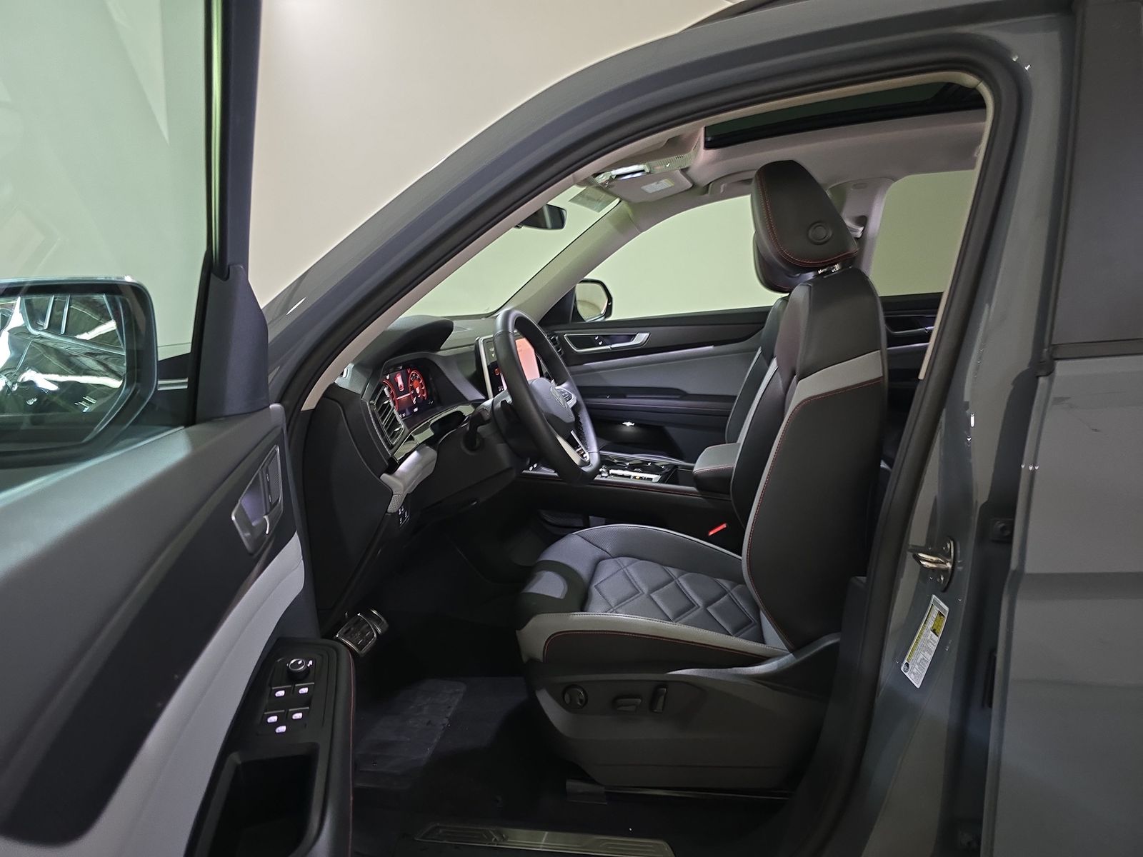 2024 Volkswagen Atlas 2.0T Peak Edition SE AWD