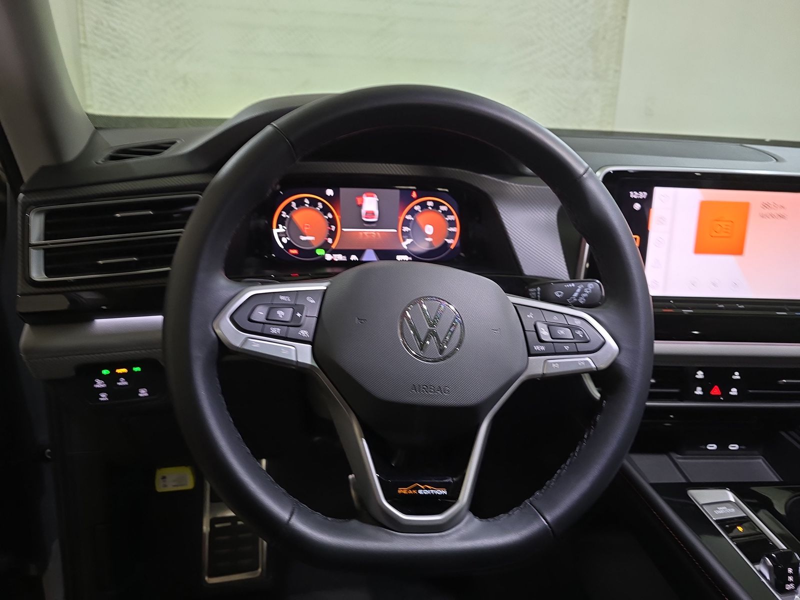 2024 Volkswagen Atlas 2.0T Peak Edition SE AWD