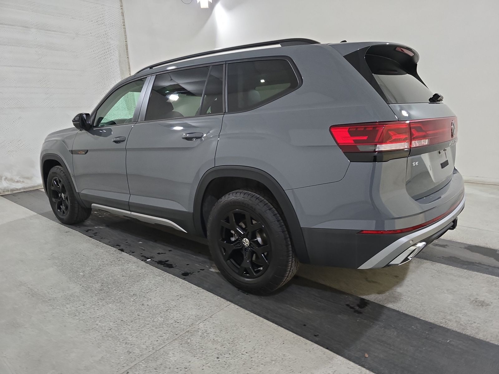 2024 Volkswagen Atlas 2.0T Peak Edition SE AWD