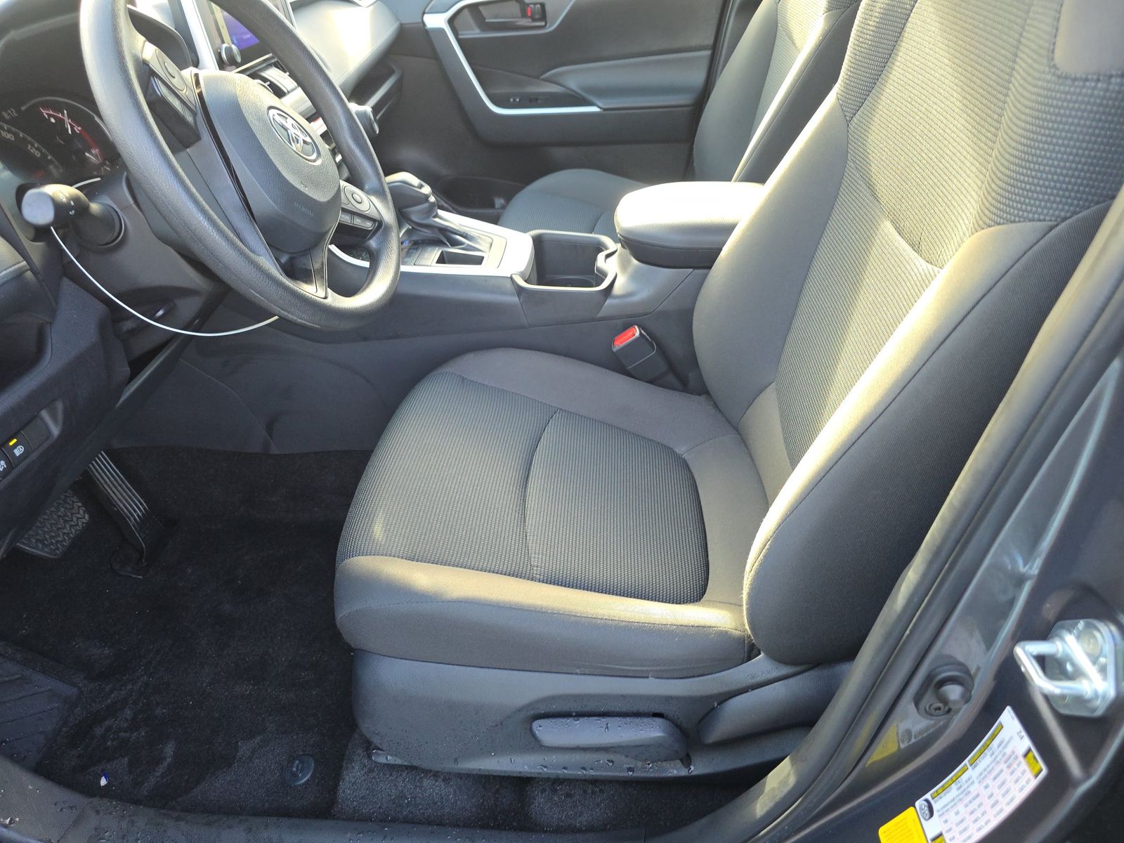 2025 Toyota RAV4 LE FWD
