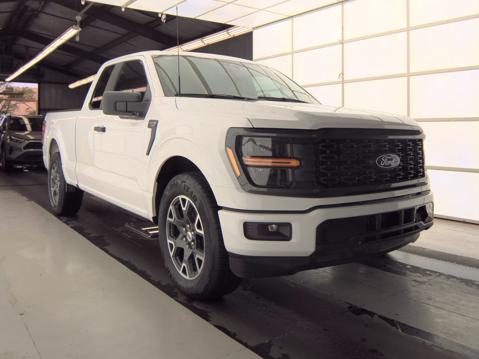 2025 Ford F-150 STX RWD