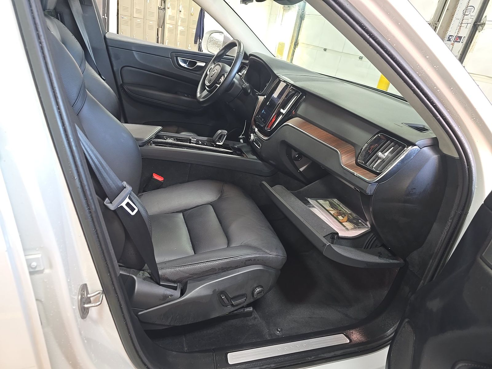 2023 Volvo XC60 B5 Plus FWD
