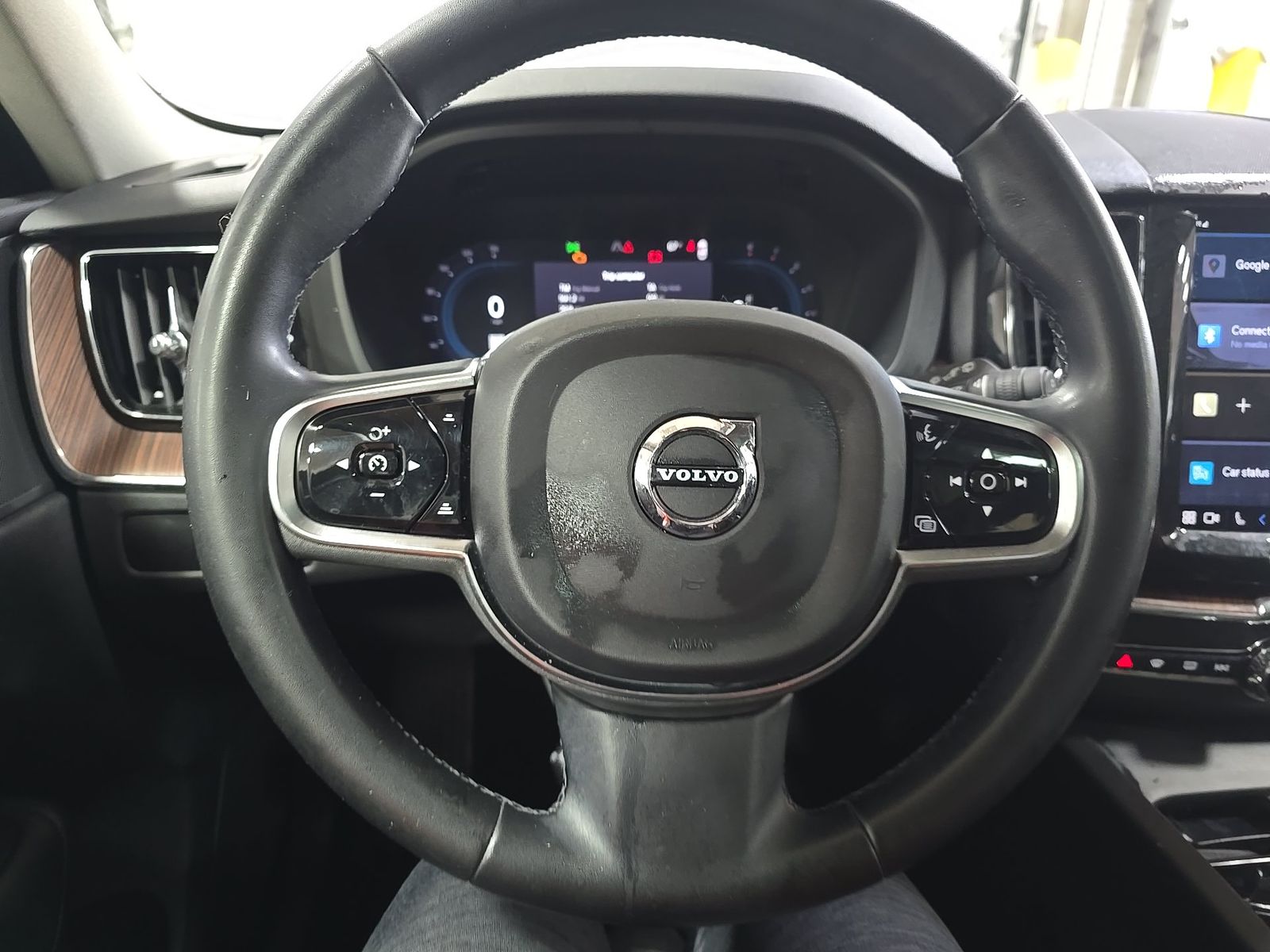 2023 Volvo XC60 B5 Plus FWD