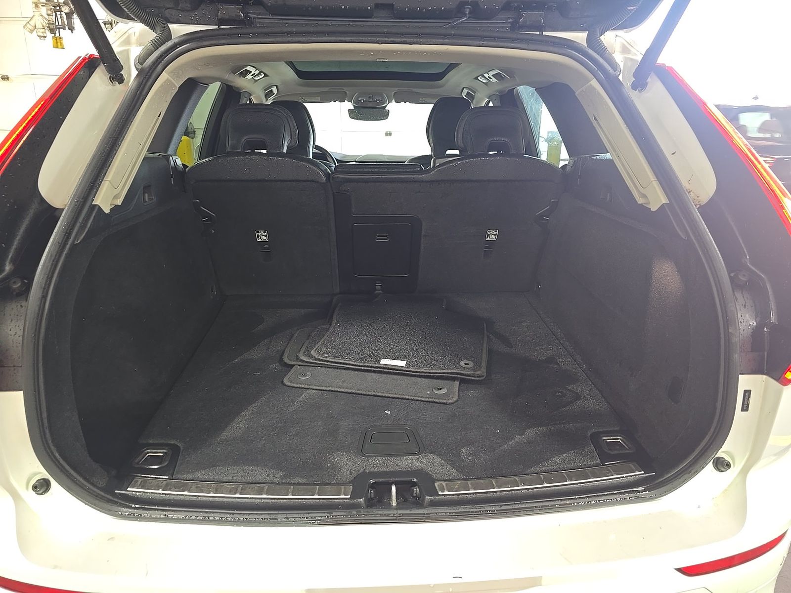 2023 Volvo XC60 B5 Plus FWD