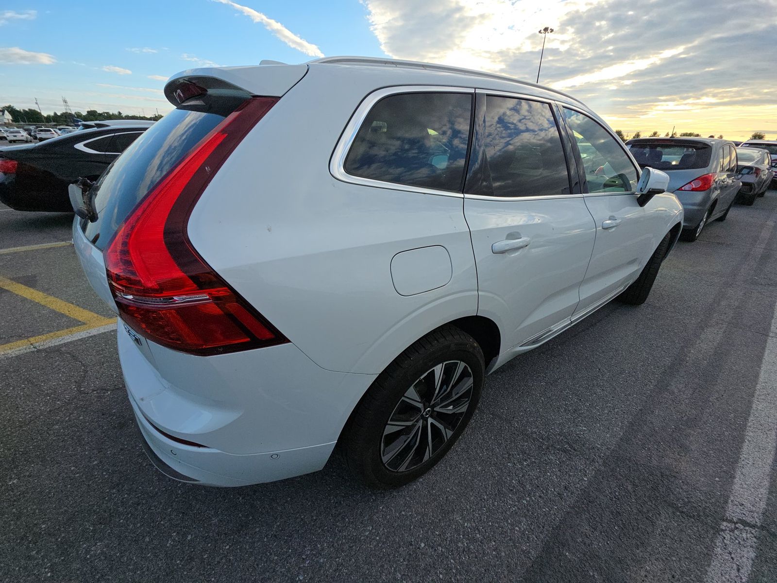 2023 Volvo XC60 B5 Plus FWD
