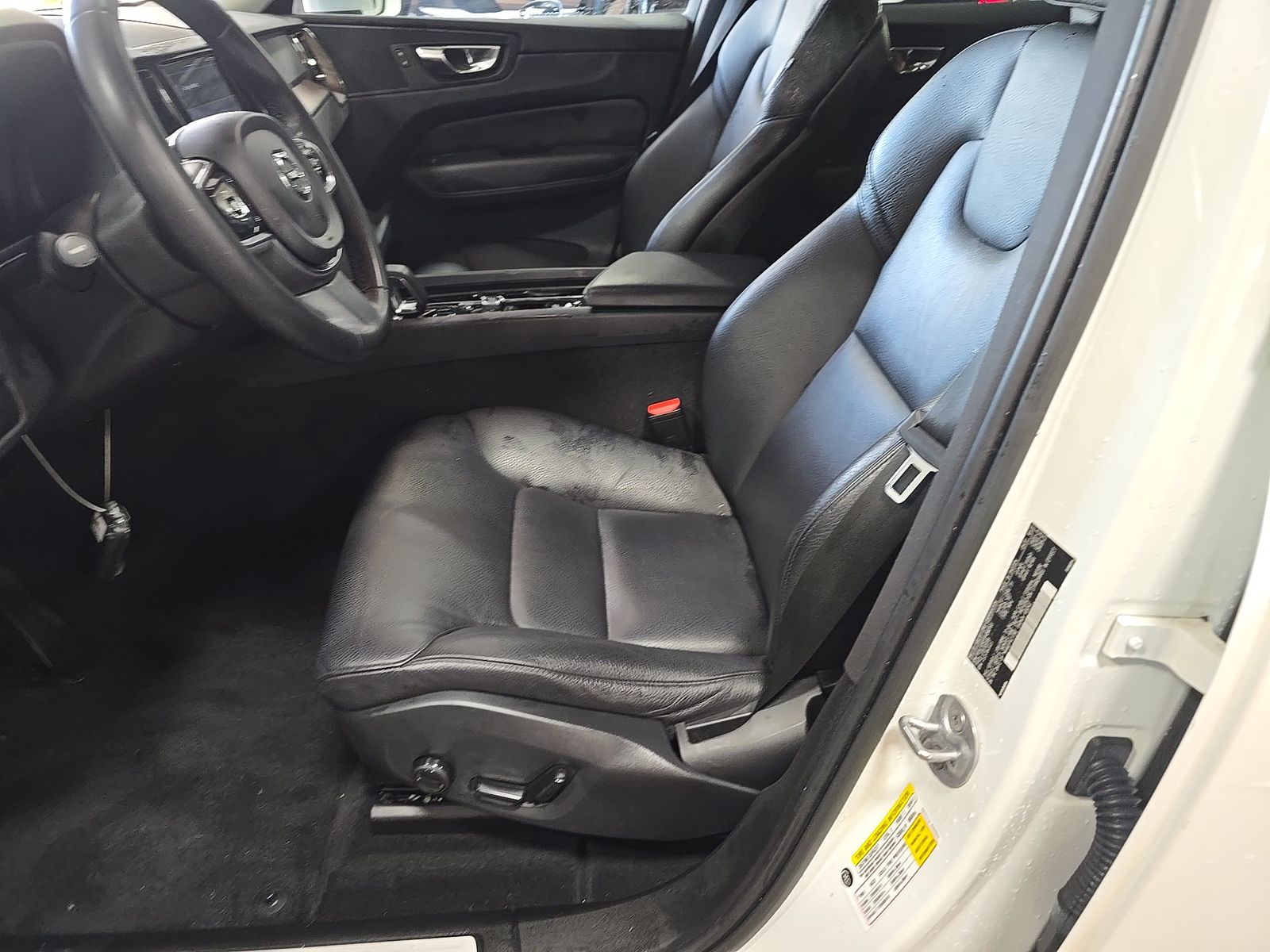 2023 Volvo XC60 B5 Plus FWD
