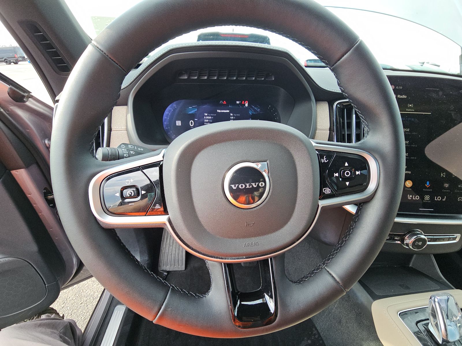 2026 Volvo XC90 B6 Plus FWD