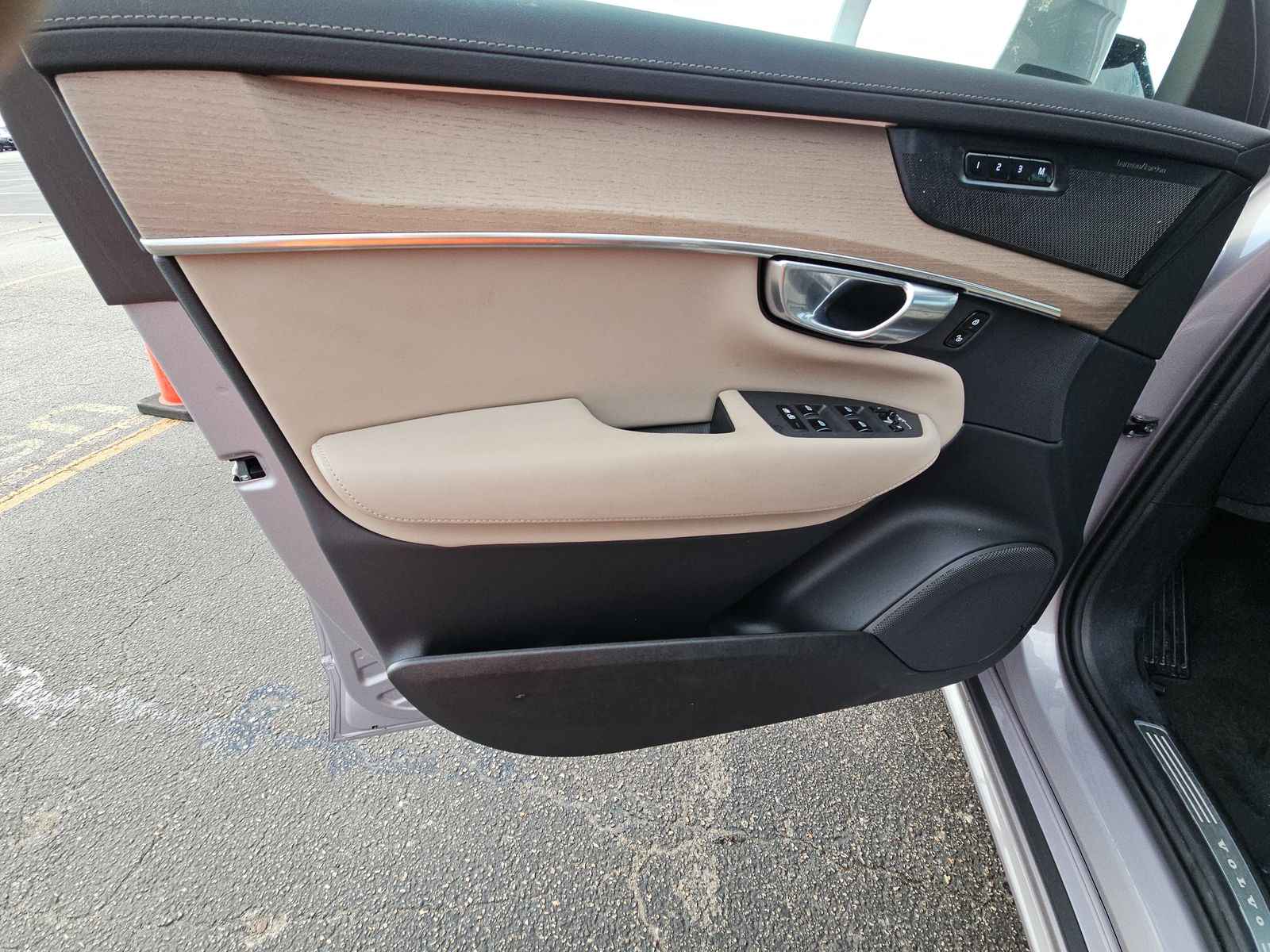 2026 Volvo XC90 B6 Plus FWD