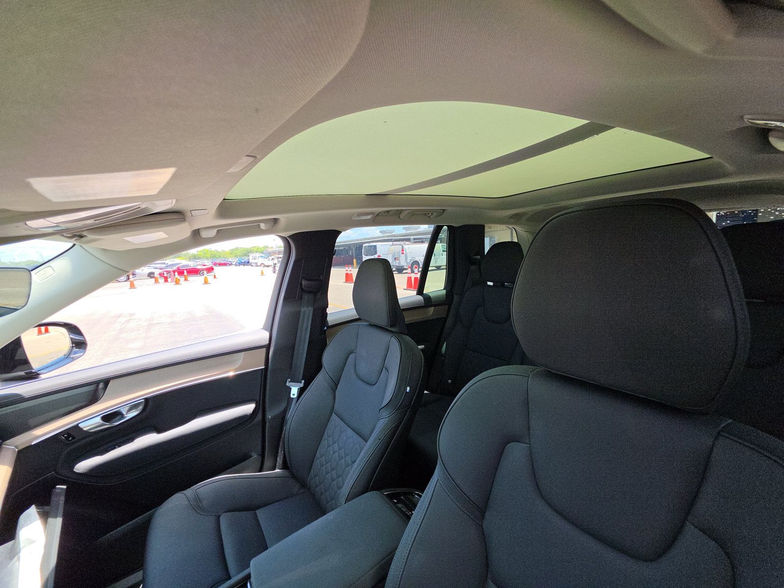 2026 Volvo XC90 B6 Plus FWD