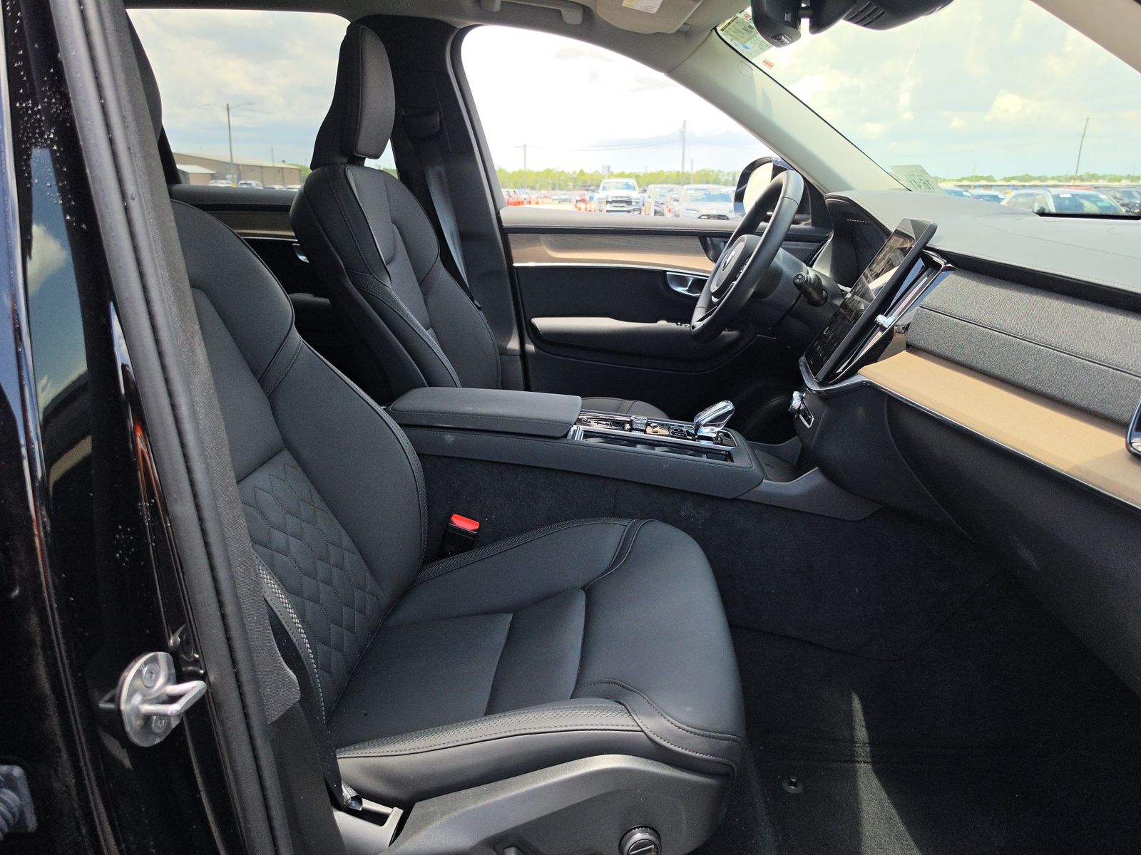2026 Volvo XC90 B6 Plus FWD