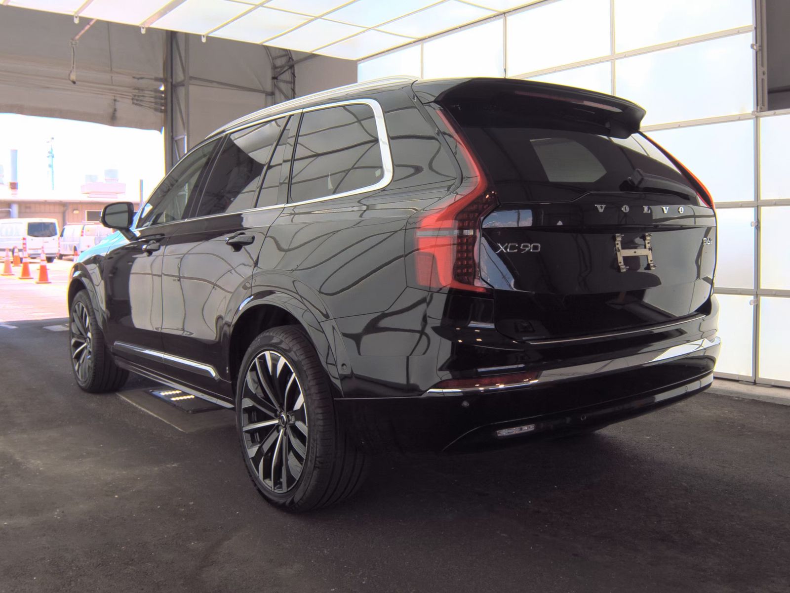 2026 Volvo XC90 B6 Plus FWD