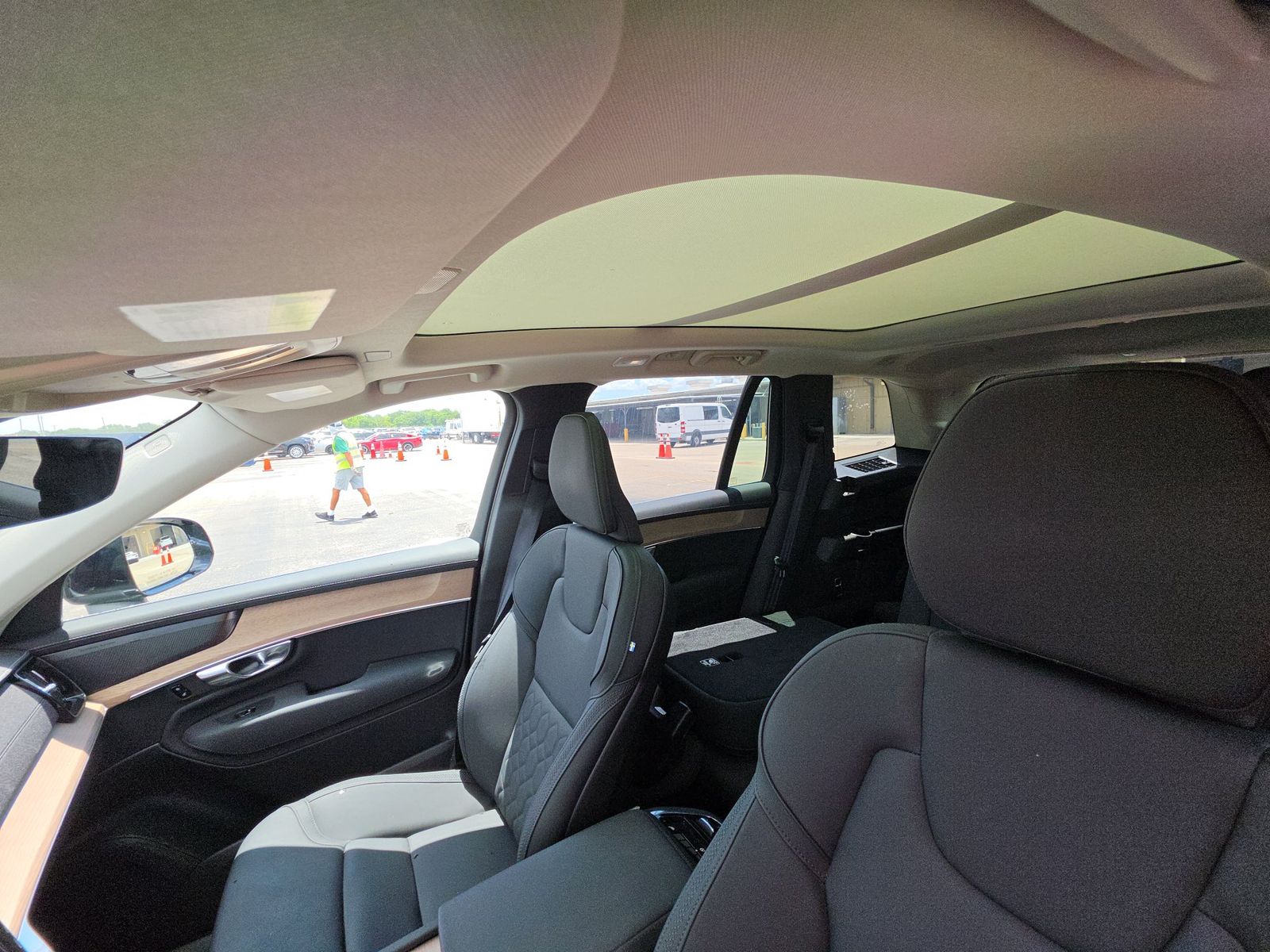 2026 Volvo XC90 B6 Plus FWD