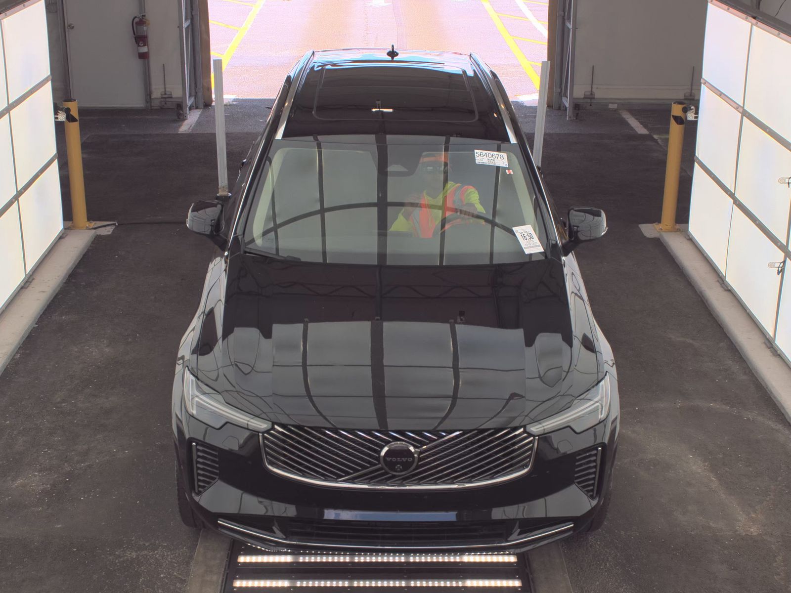 2026 Volvo XC90 B6 Plus FWD