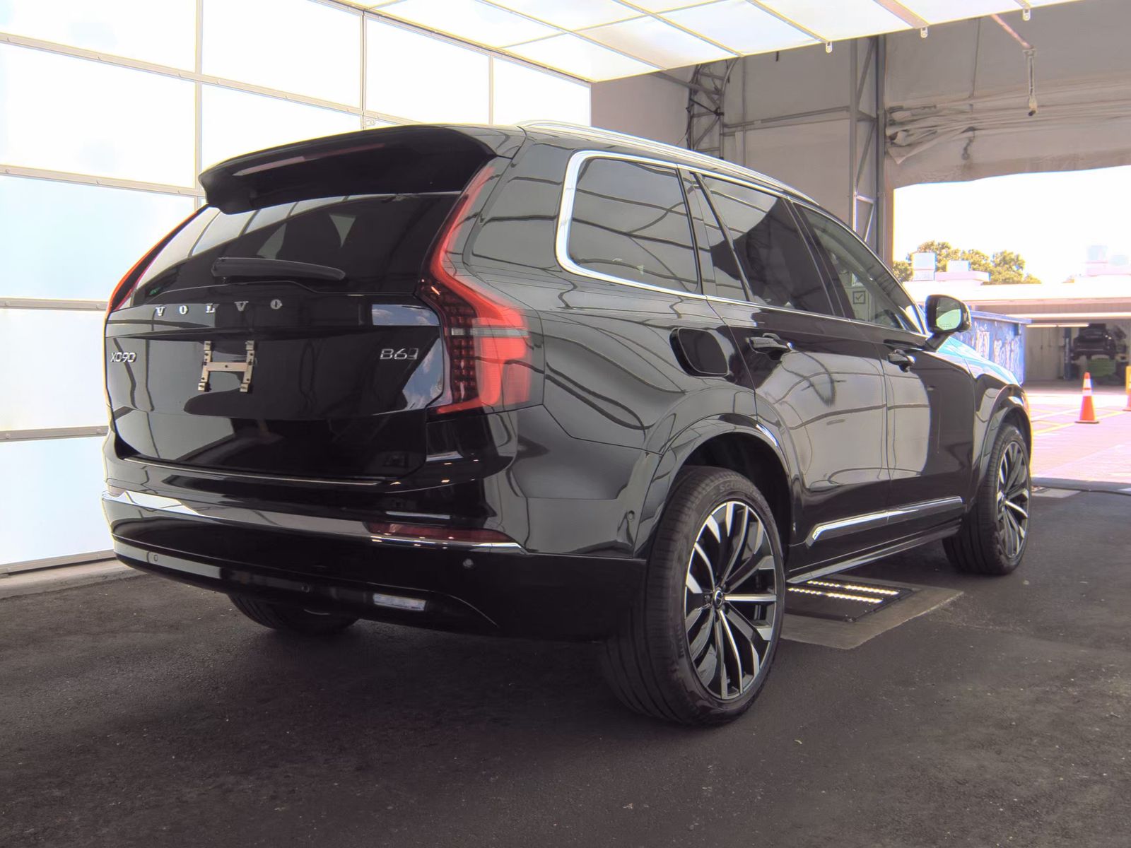 2026 Volvo XC90 B6 Plus FWD