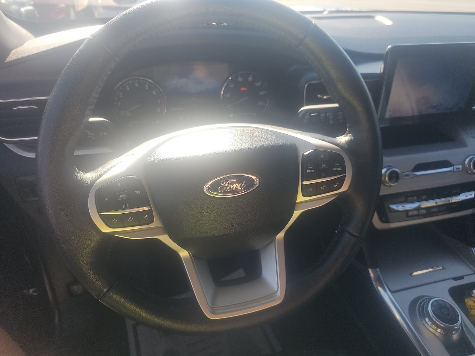 2023 Ford Explorer XLT AWD