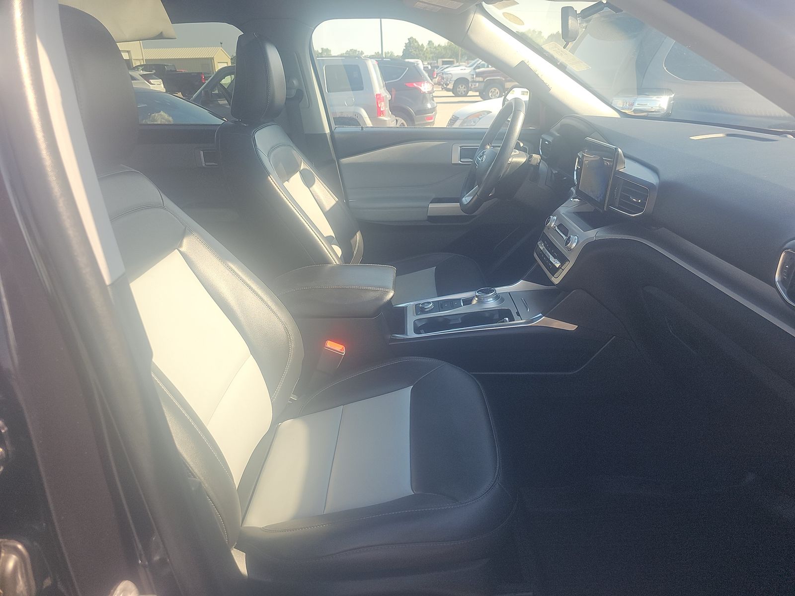 2023 Ford Explorer XLT AWD