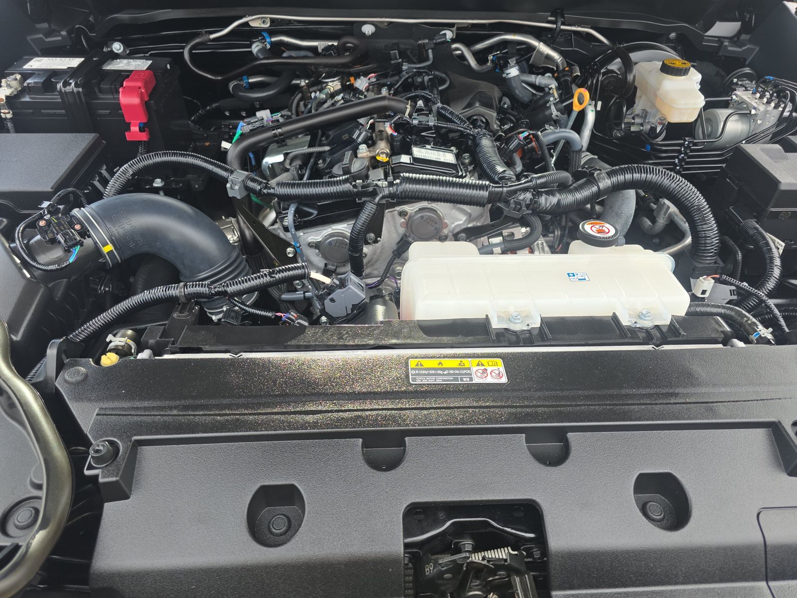 2024 Toyota Tacoma SR5 AWD