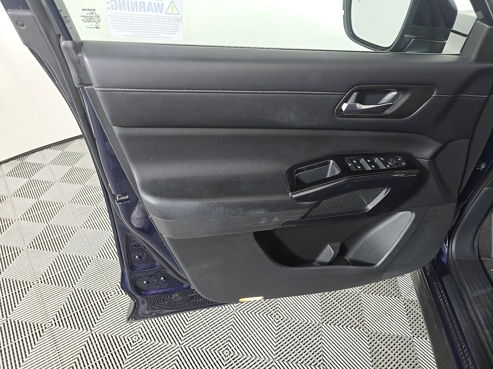 2022 Nissan Pathfinder SV FWD