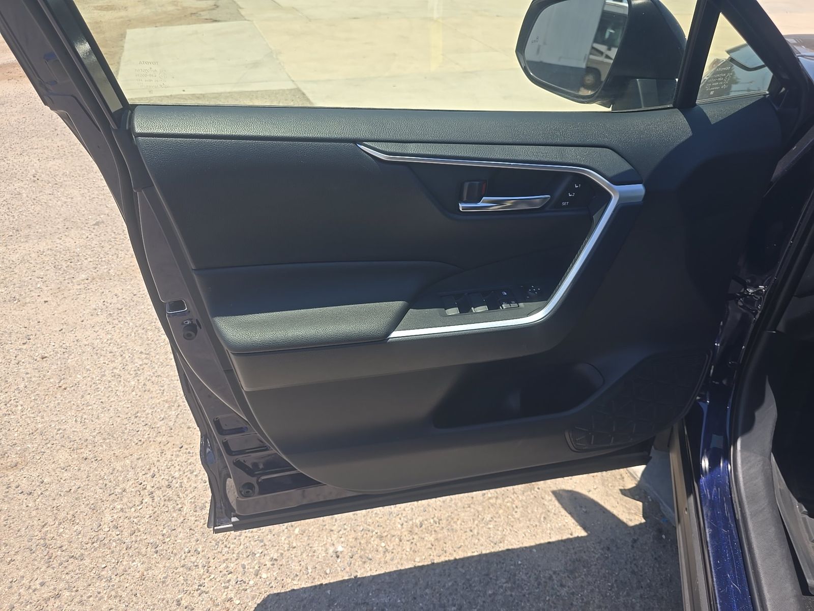 2023 Toyota RAV4 Hybrid XLE Premium AWD