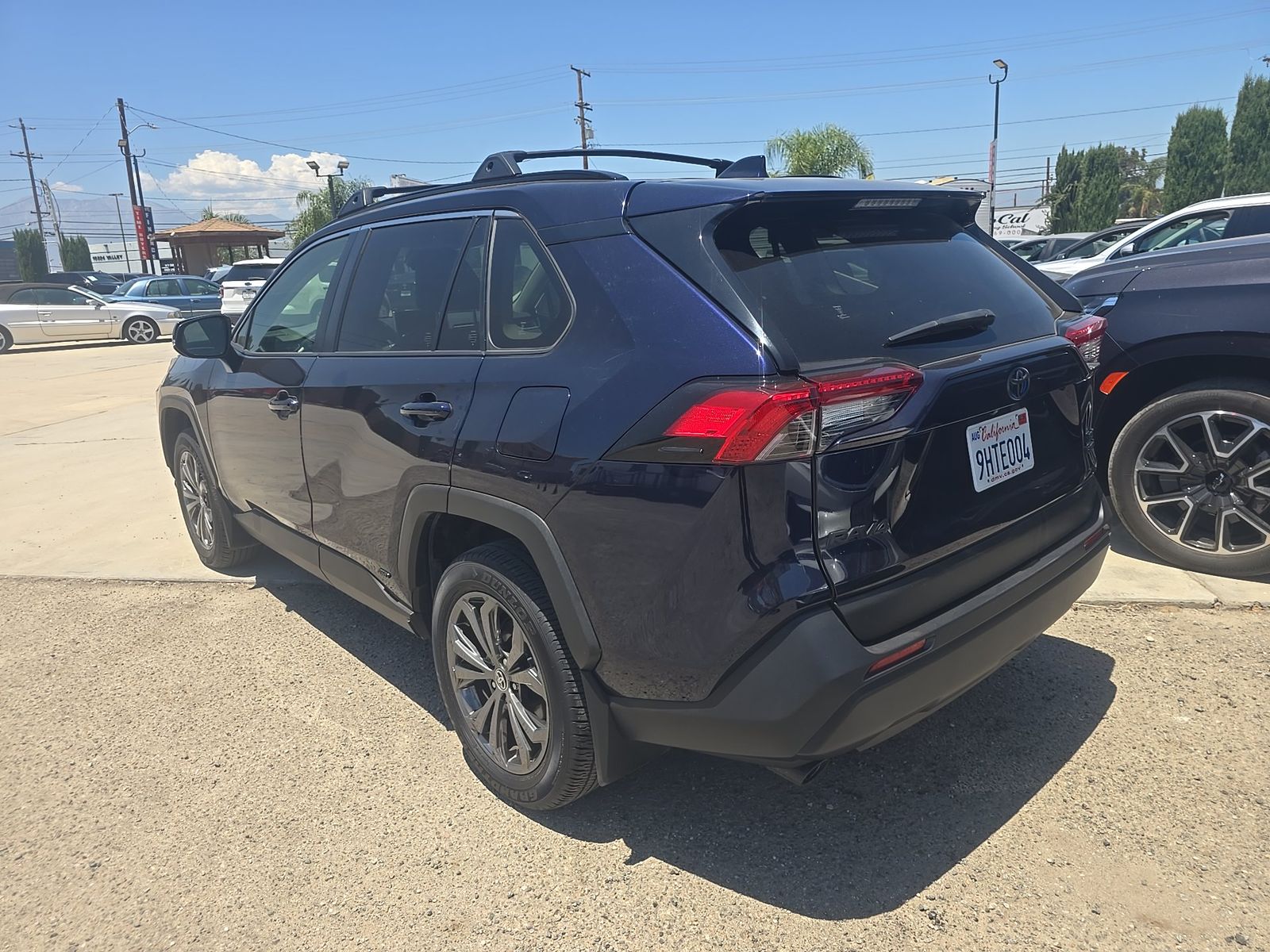 2023 Toyota RAV4 Hybrid XLE Premium AWD