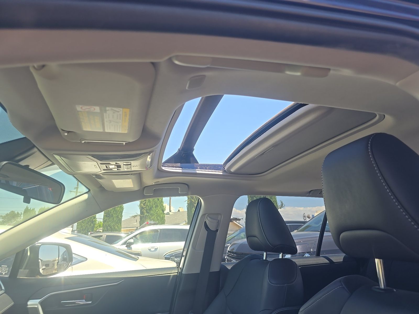 2023 Toyota RAV4 Hybrid XLE Premium AWD
