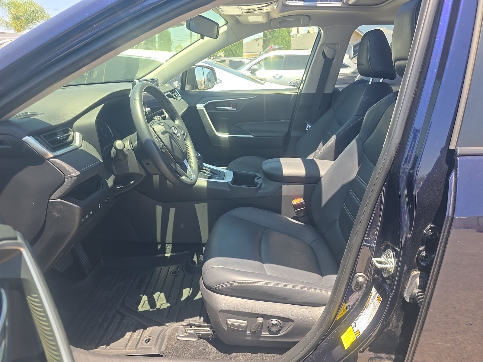 2023 Toyota RAV4 Hybrid XLE Premium AWD
