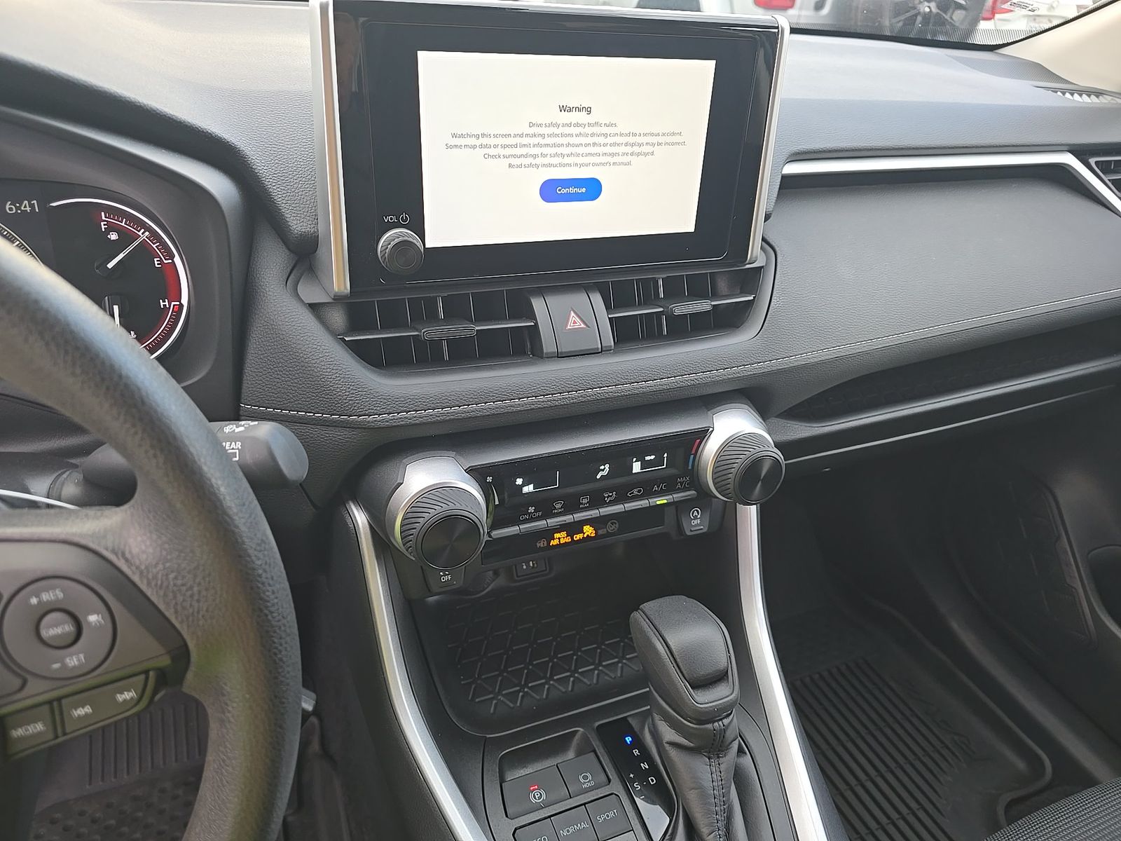 2024 Toyota RAV4 LE FWD
