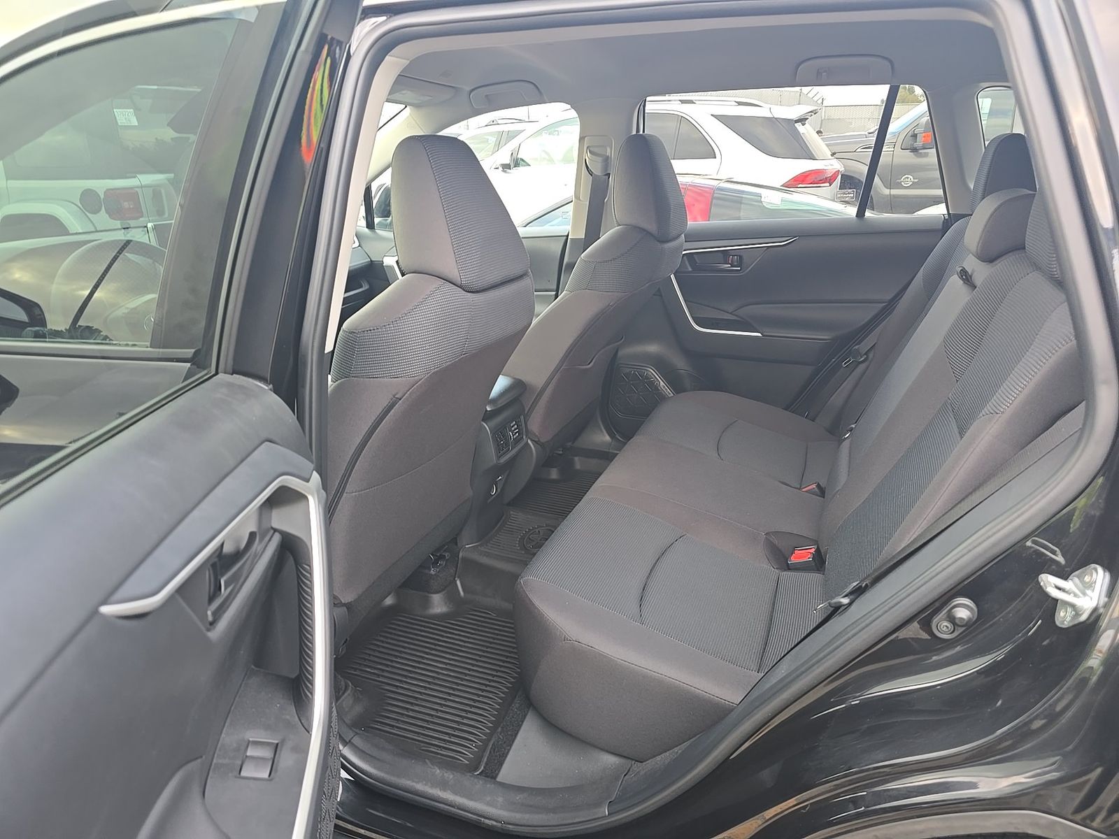 2024 Toyota RAV4 LE FWD