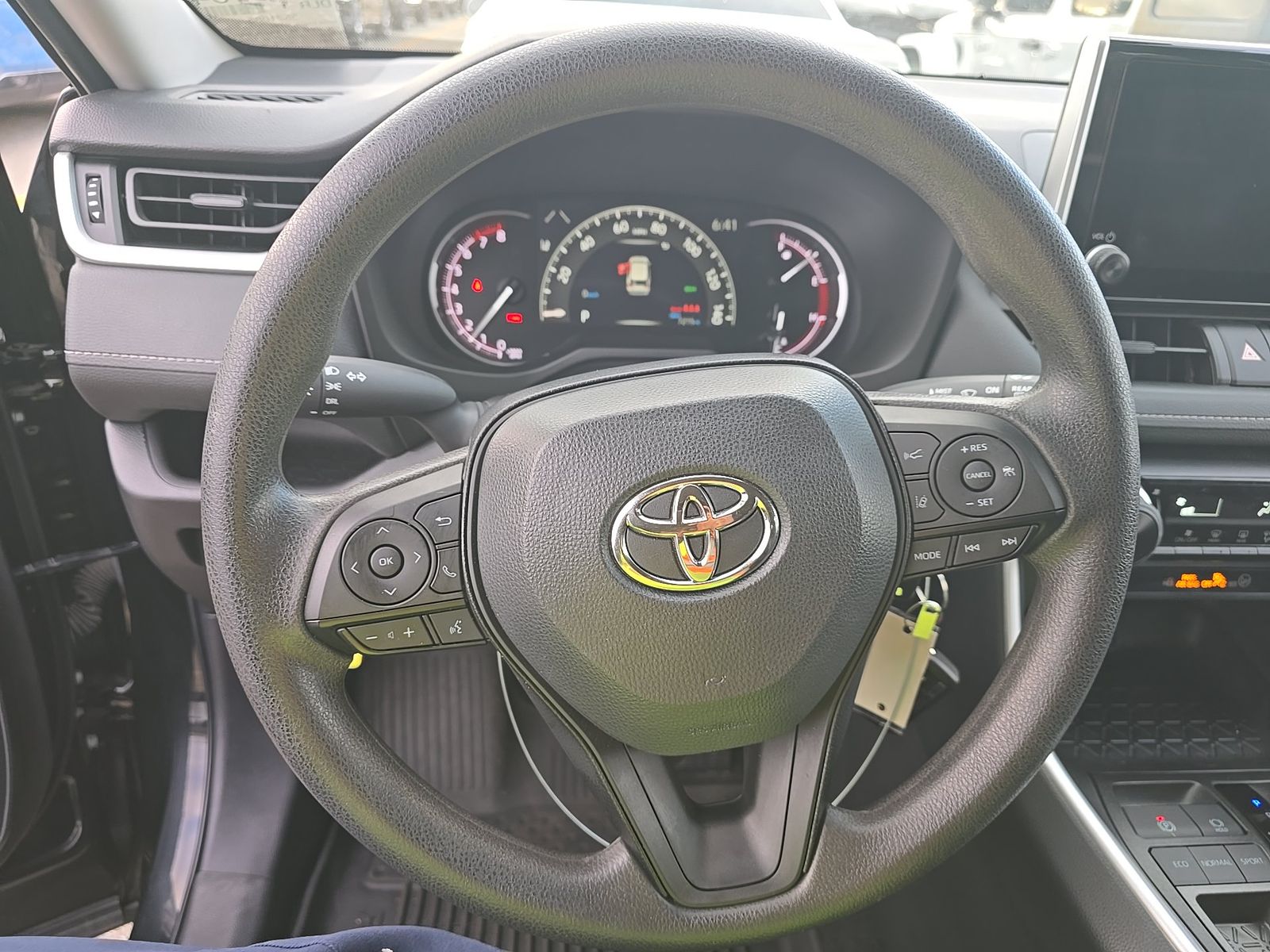 2024 Toyota RAV4 LE FWD