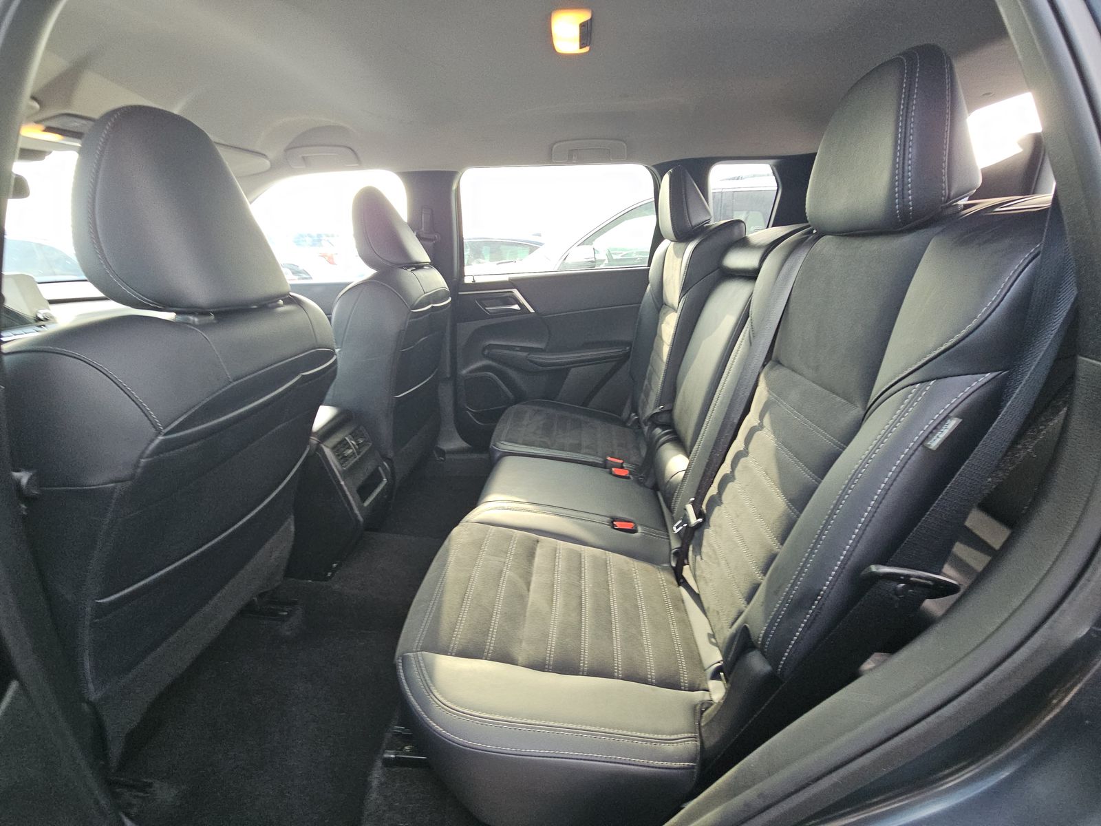 2024 Mitsubishi Outlander SE FWD