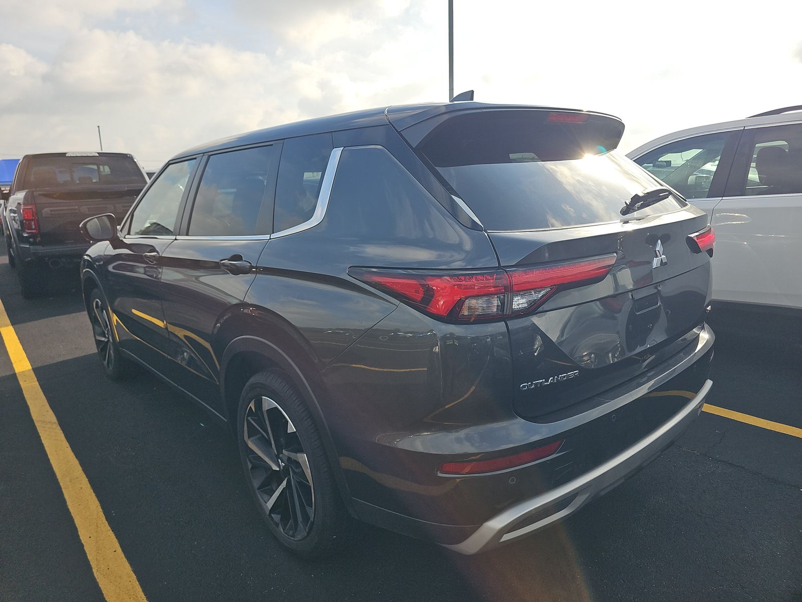 2024 Mitsubishi Outlander SE FWD