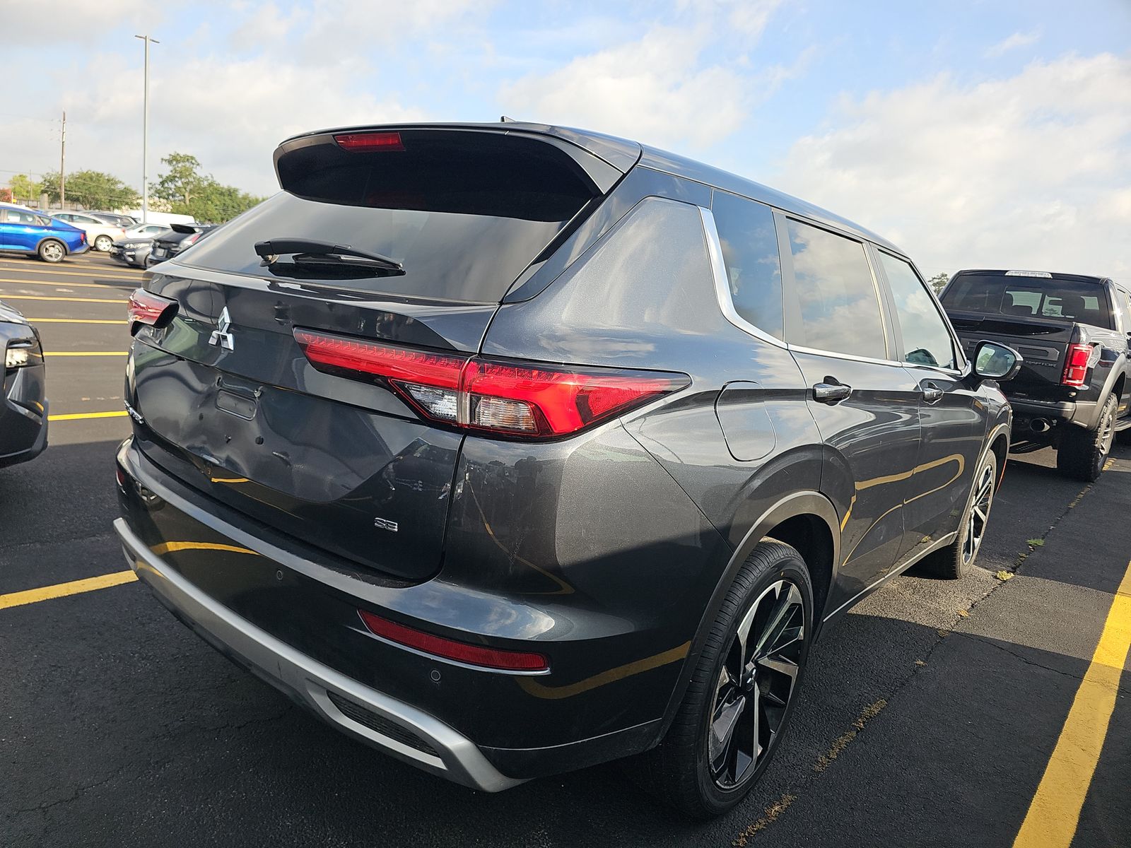 2024 Mitsubishi Outlander SE FWD