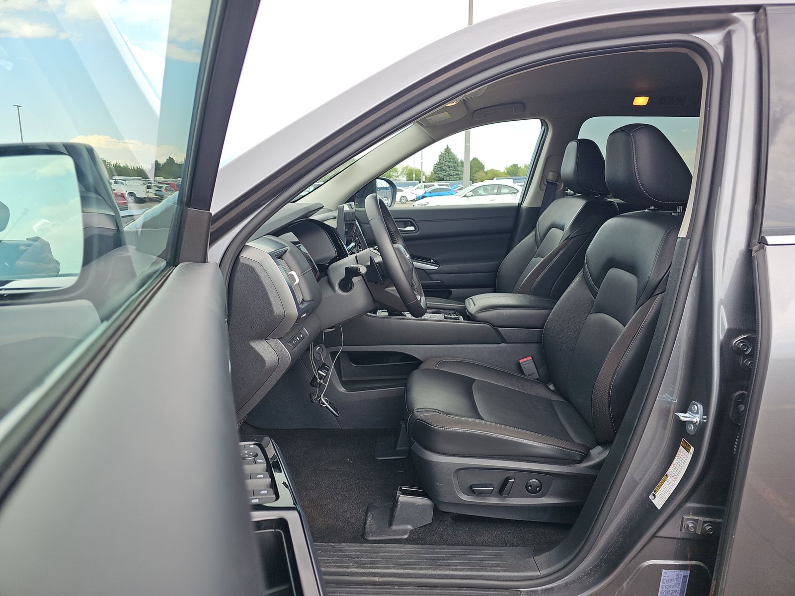 2026 Nissan Pathfinder SL AWD