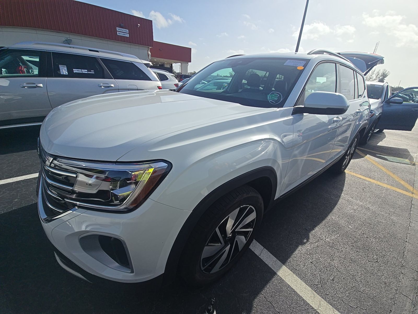2025 Volkswagen Atlas 2.0T SE FWD