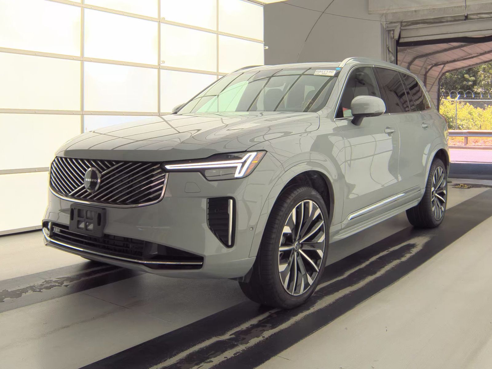 2025 Volvo XC90 B5 Plus FWD