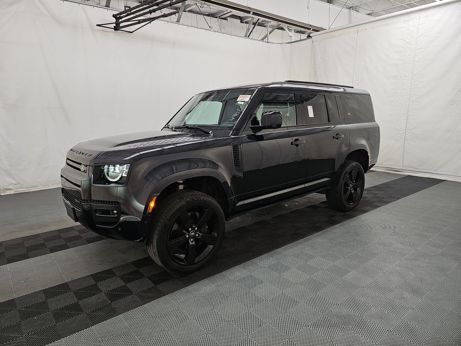 2023 Land Rover Defender 130 X-Dynamic SE AWD