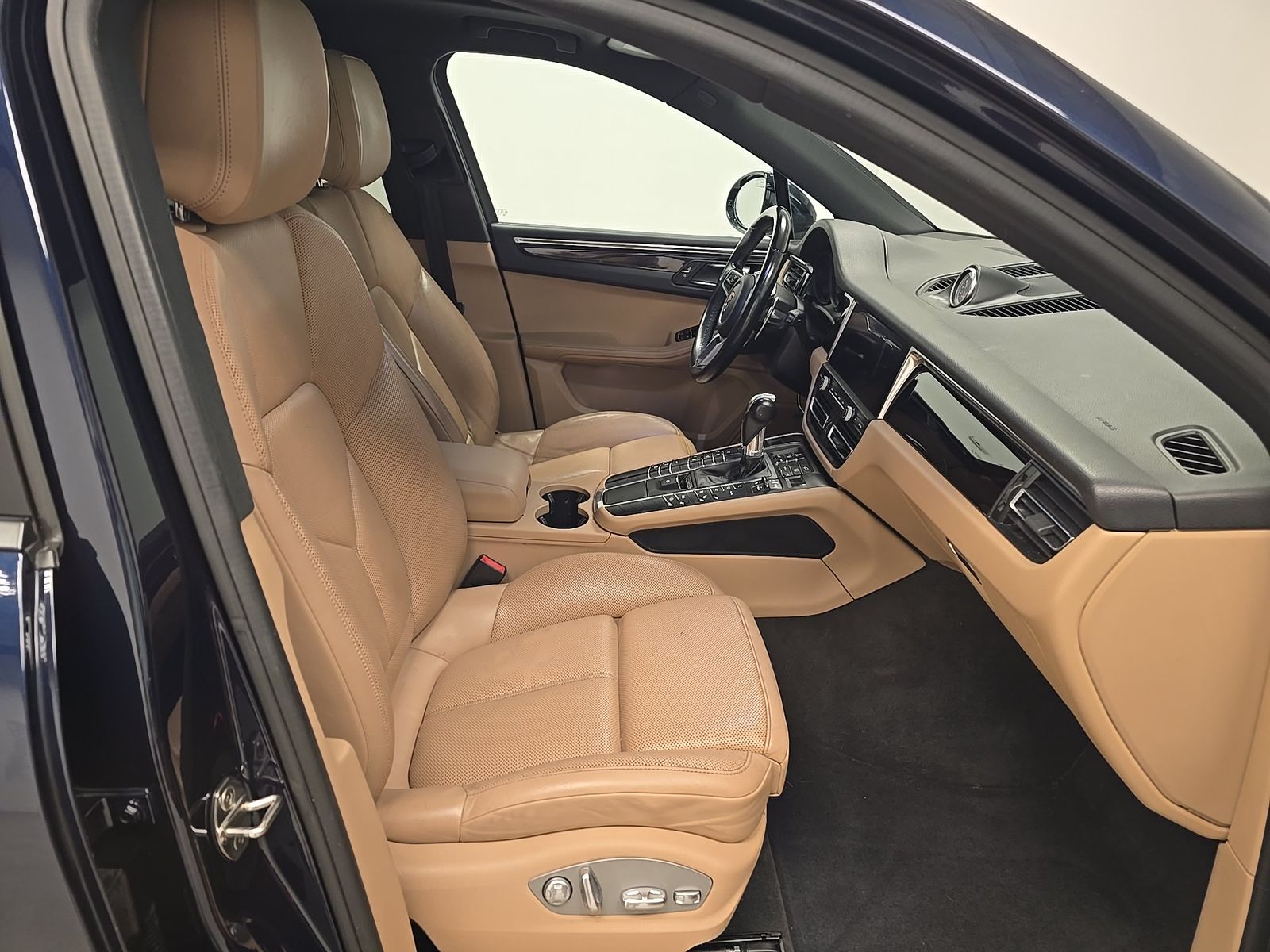 2019 Porsche Macan Base AWD