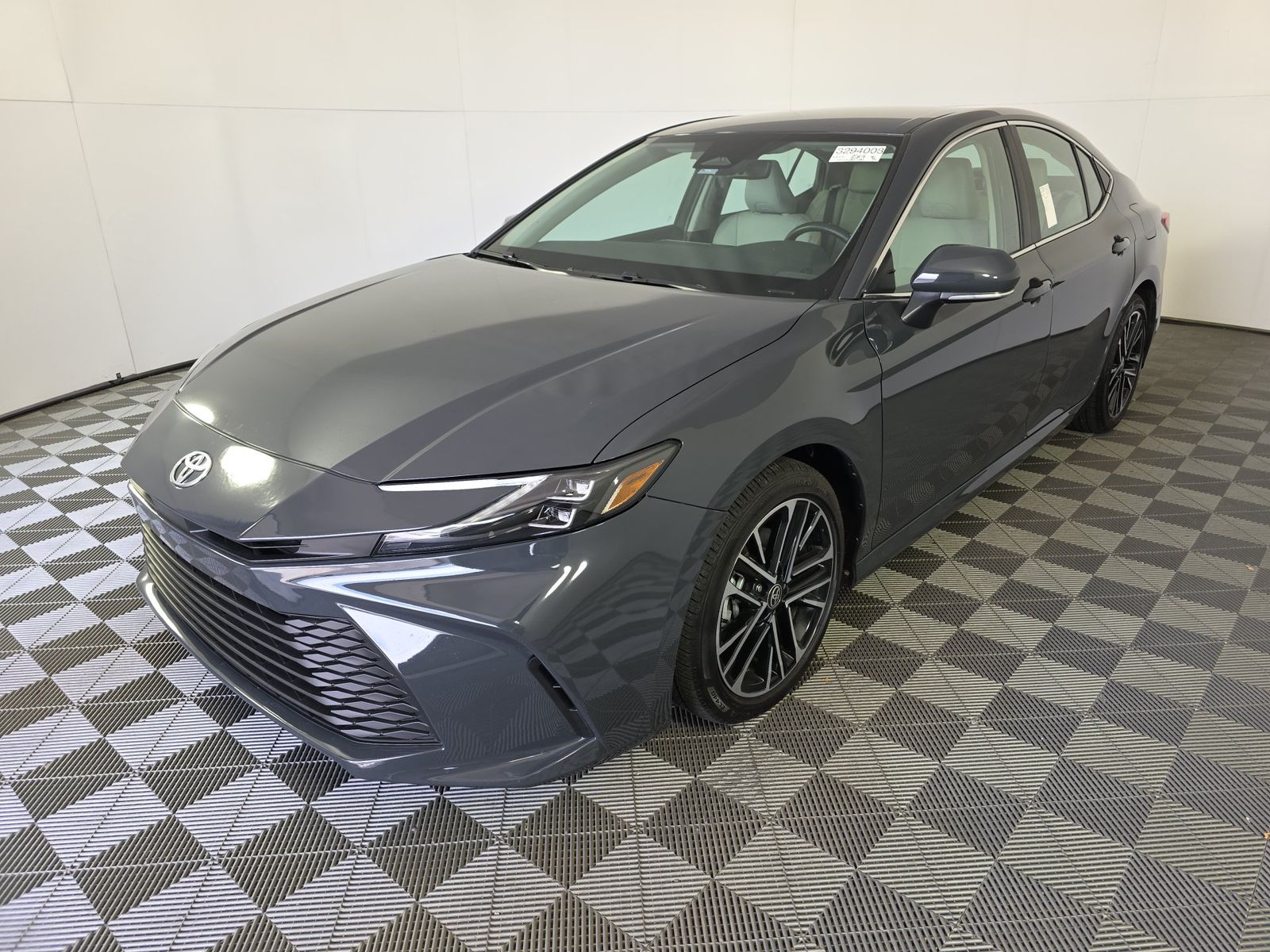 2025 Toyota Camry XLE FWD