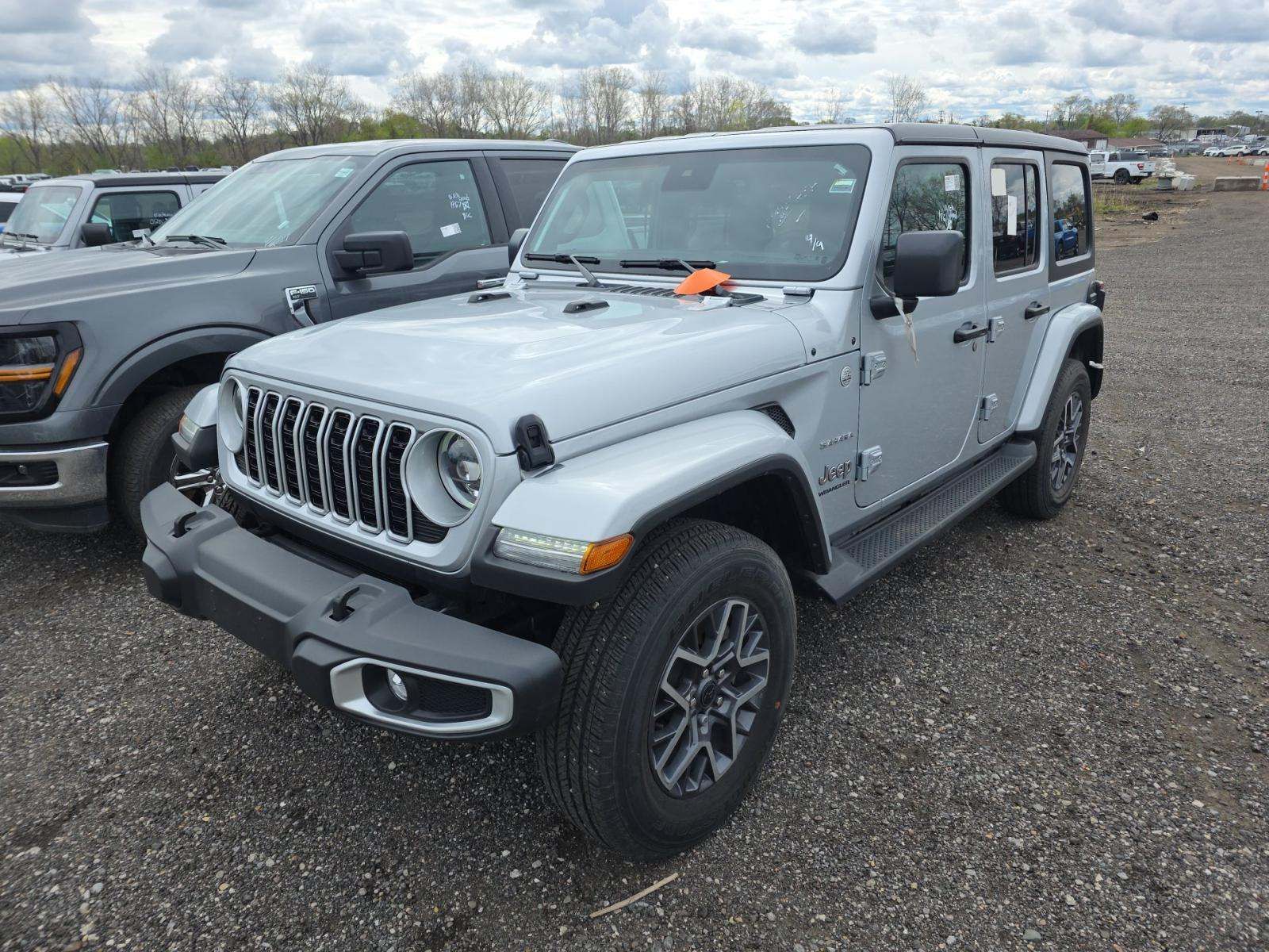2024 Jeep Wrangler Sahara AWD