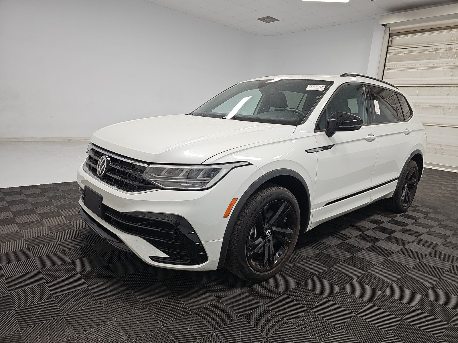2023 Volkswagen Tiguan 2.0T SE R-Line Black AWD
