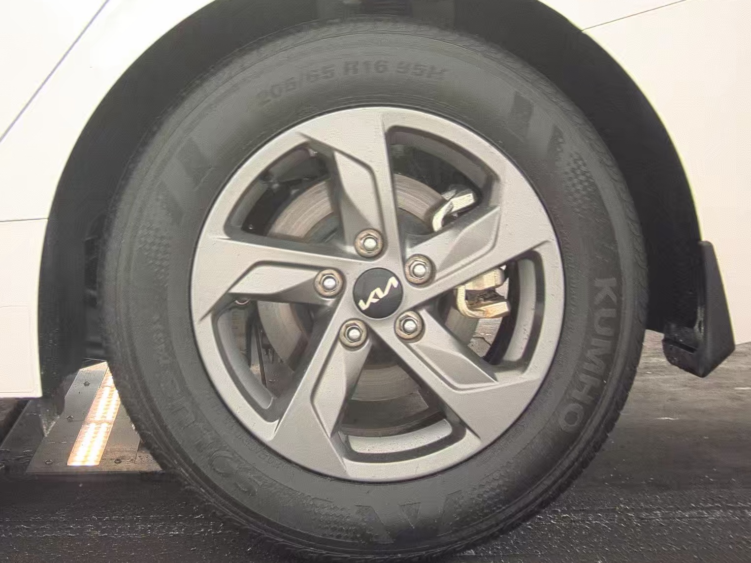 2024 Kia K5 LXS FWD