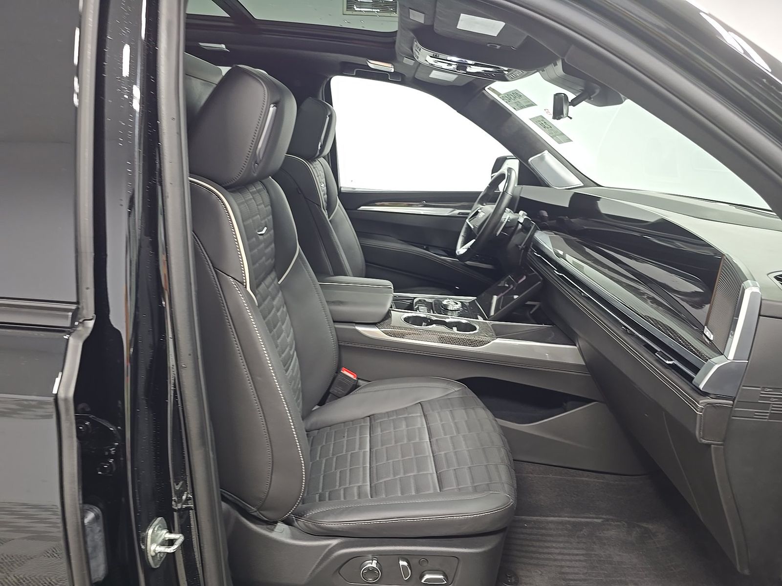 2025 Cadillac Escalade V-Series AWD