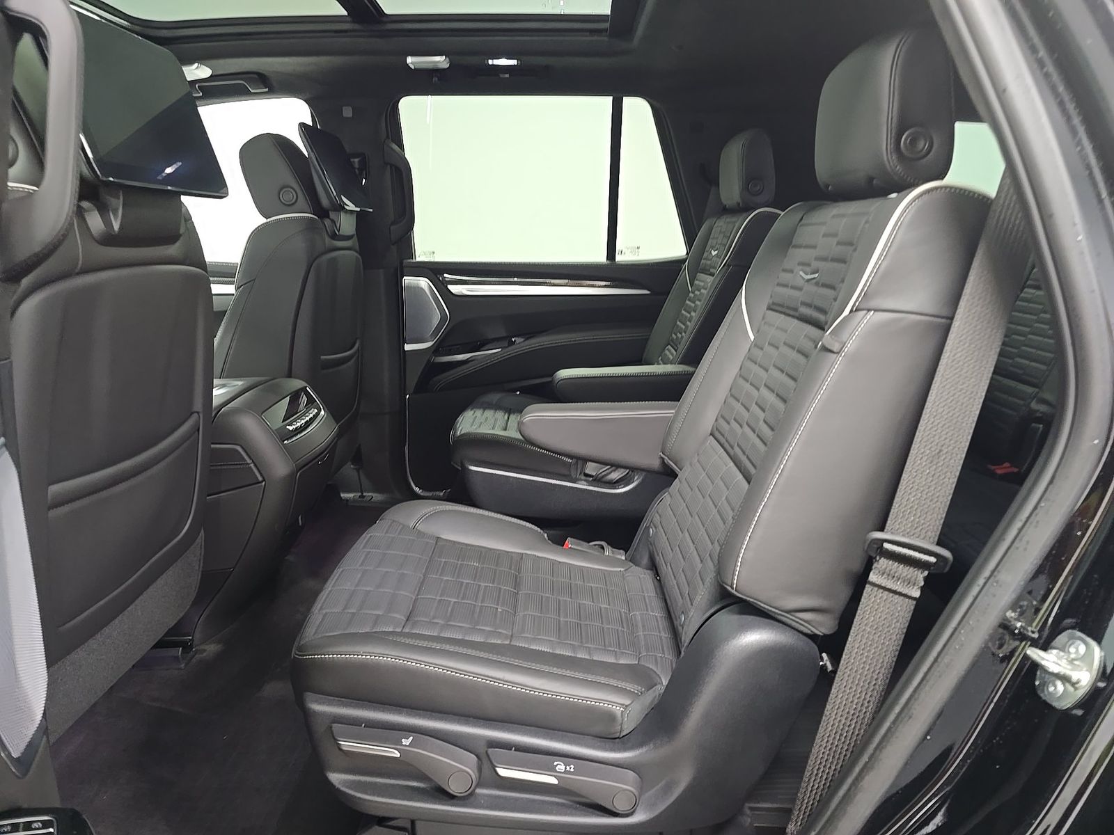 2025 Cadillac Escalade V-Series AWD