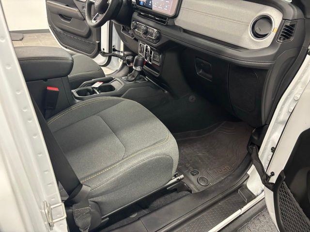 2024 Jeep Wrangler Sahara AWD