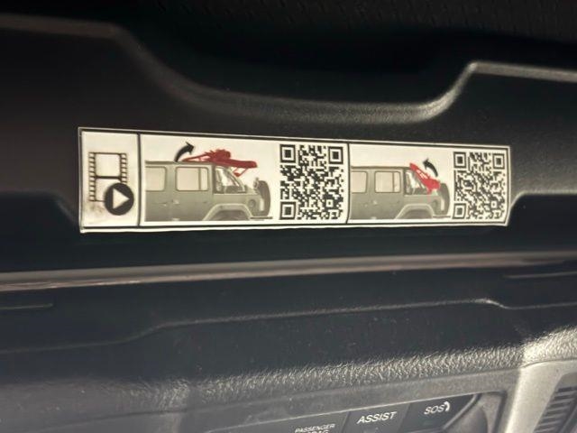2024 Jeep Wrangler Sahara AWD