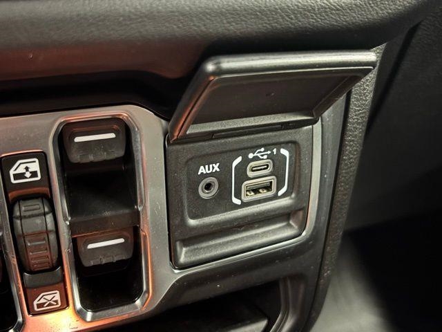 2024 Jeep Wrangler Sahara AWD