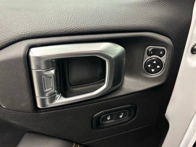 2024 Jeep Wrangler Sahara AWD