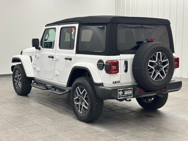 2024 Jeep Wrangler Sahara AWD