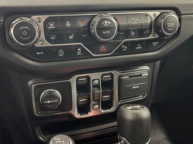 2024 Jeep Wrangler Sahara AWD