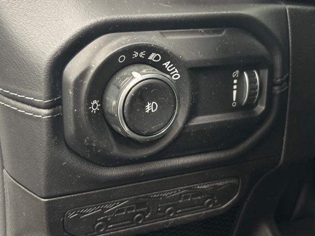 2024 Jeep Wrangler Sahara AWD